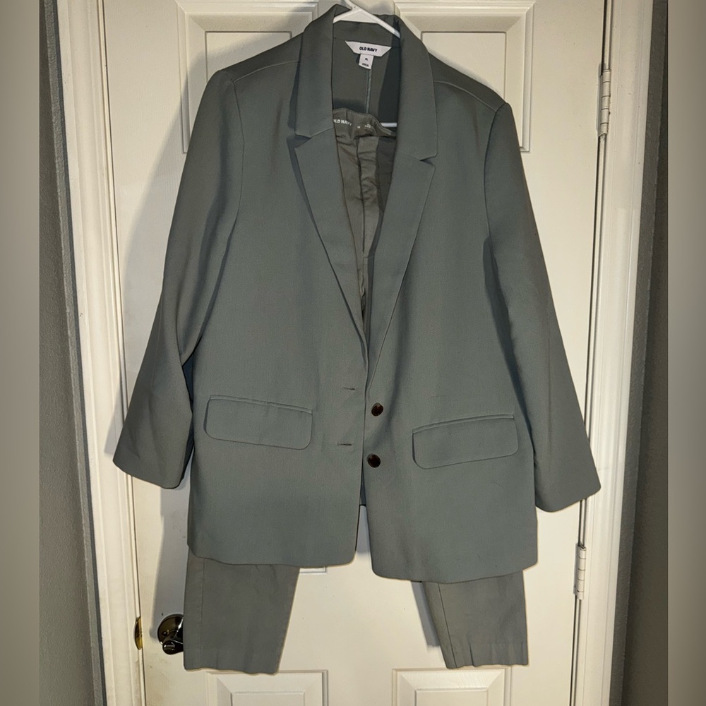 CLOSET CLEAN OUT Old Navy Women’s Seafoam Blazer & Pixie Pant Set